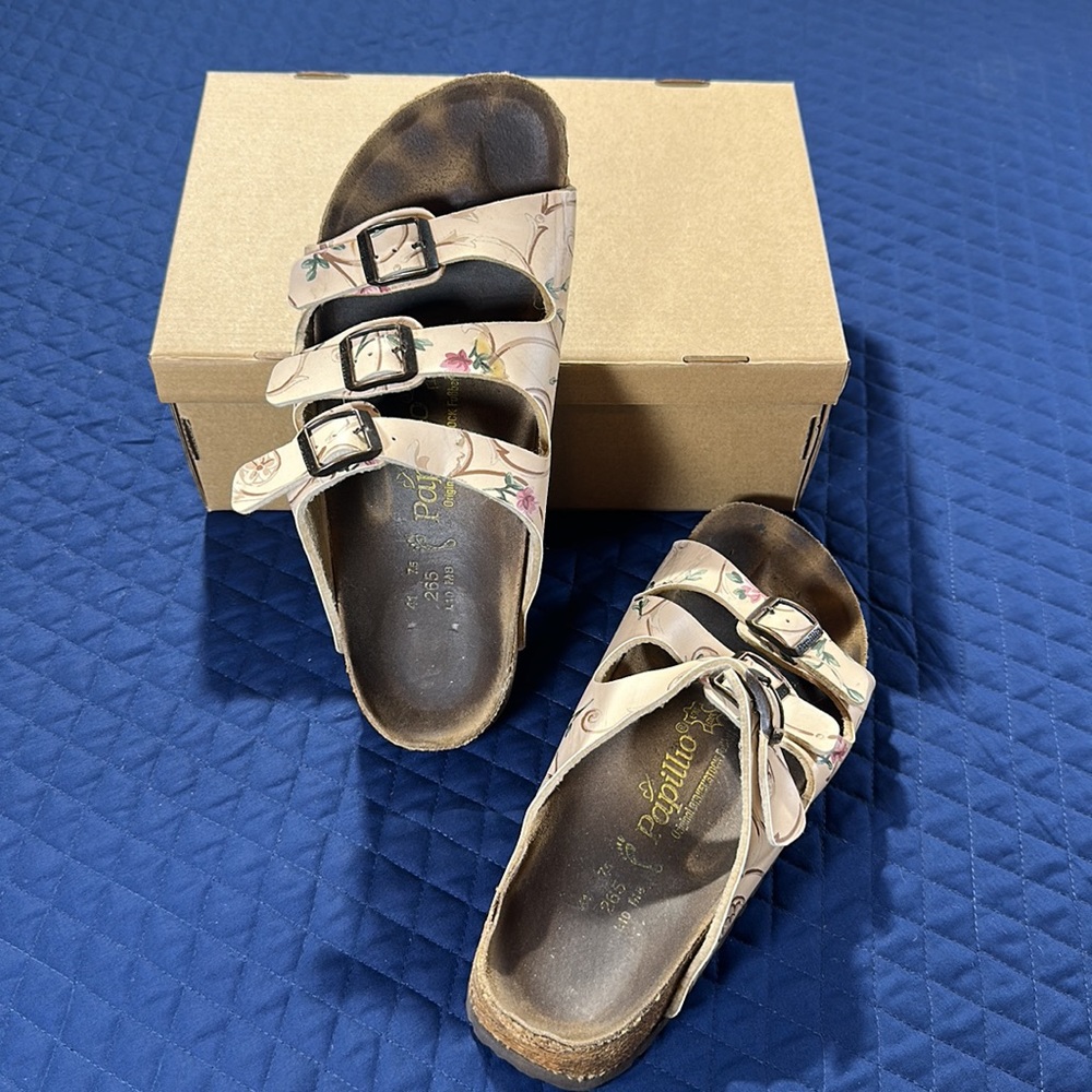 Birkenstock Papillio triple Strap Sandals. Beige Floral. Size 41